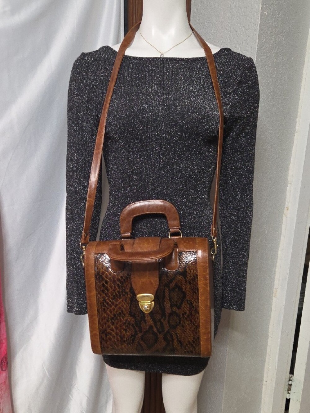 Vintage-Inspired Brown Leather Snake-Print Crossbody Satchel 10 X11 - Picture 4 of 6